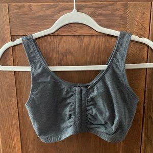 Fruit of the Loom bra. Front hook. Size 38.